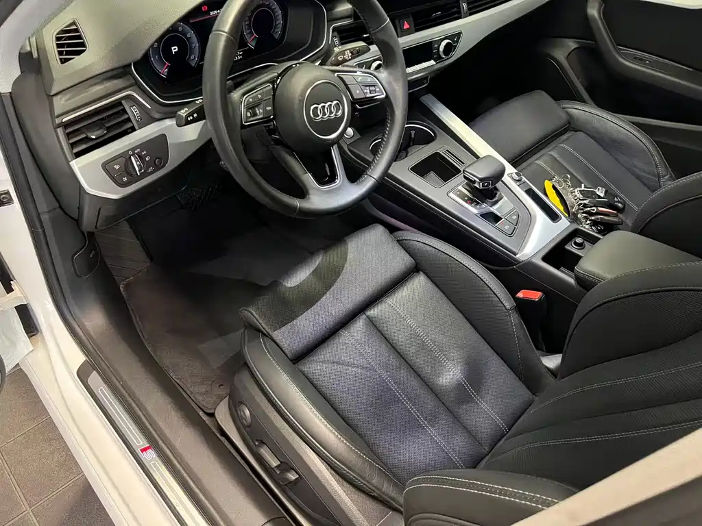 Audi A4L 2020 40 TFSI Luxury Dynamic Edition