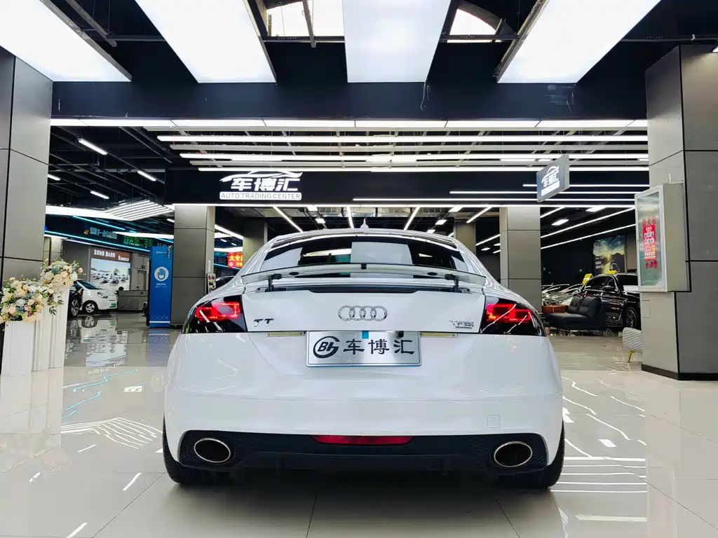 Audi TT 2011 Coupe 2.0 TFSI