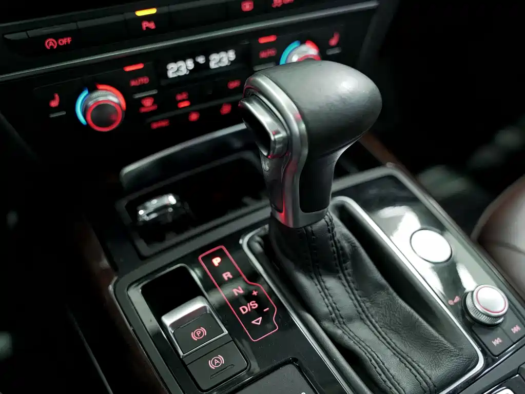 Audi A6L 2014 30 FSI Comfort