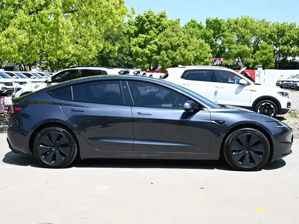 Tesla Model 3 2023 Rear-Wheel Drive