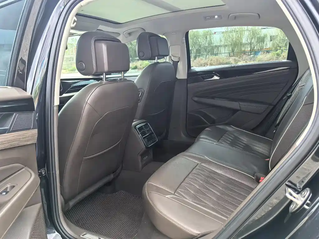 Volkswagen Passat 2019 330TSI Luxury Edition China VI