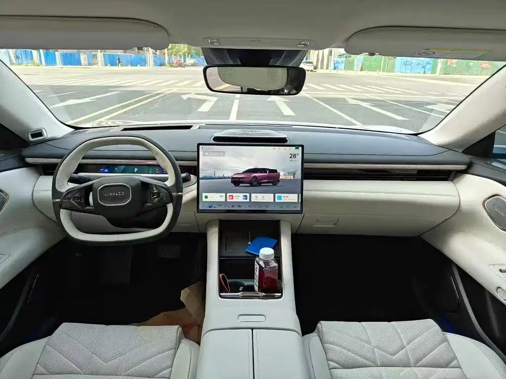 Lynk & Co 10 2025 240 AWD Ultra