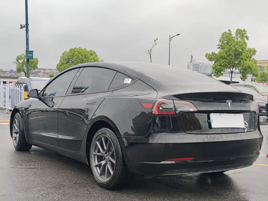 Model 3 2022 Rear-Wheel Drive