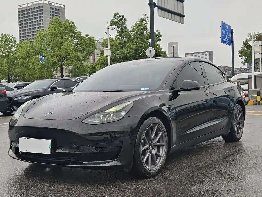 Model 3 2022 Rear-Wheel Drive