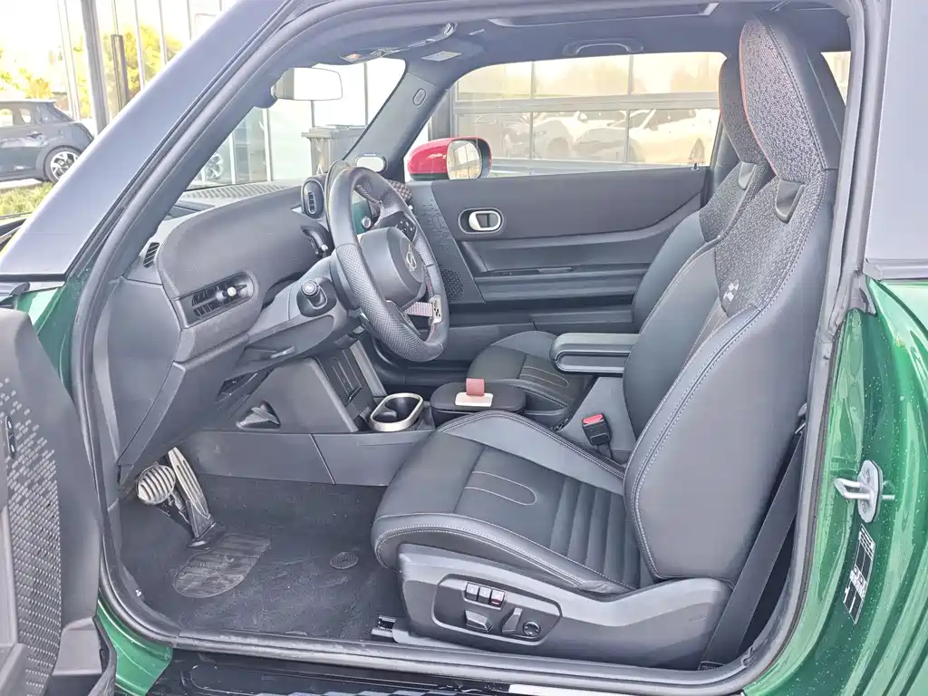 MINI John Cooper Works 2025
