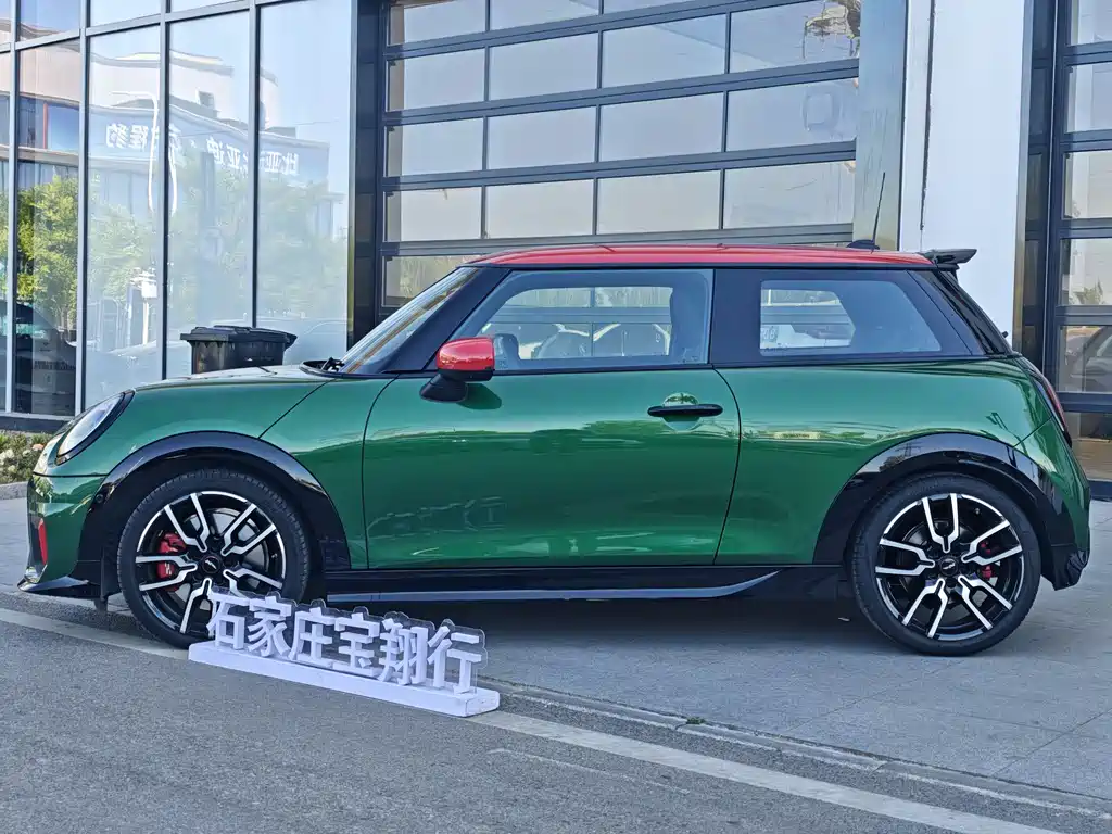 MINI John Cooper Works 2025