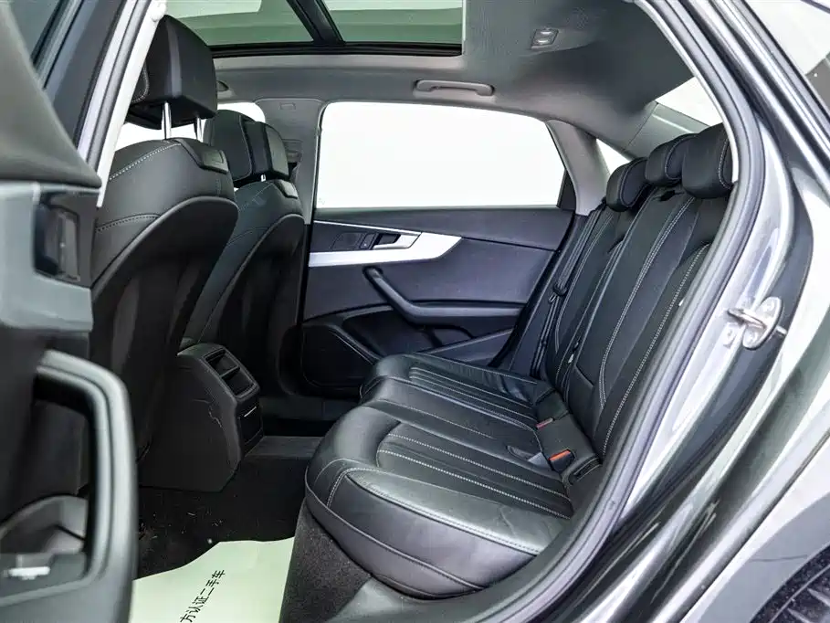 Audi A4L 2022 40 TFSI Fashion Dynamic Edition