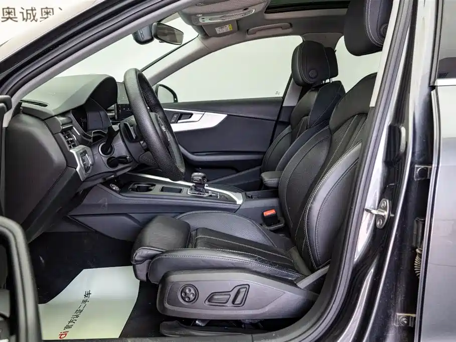 Audi A4L 2022 40 TFSI Fashion Dynamic Edition