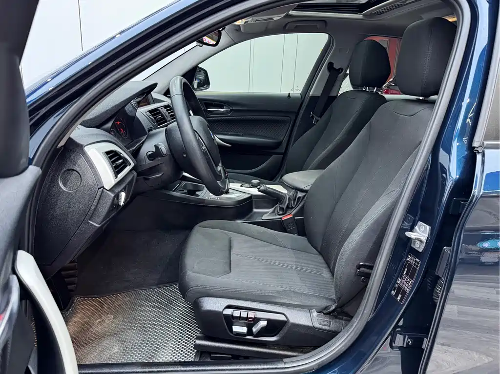 BMW 1 Series (import) 2015 120i Leading Edition