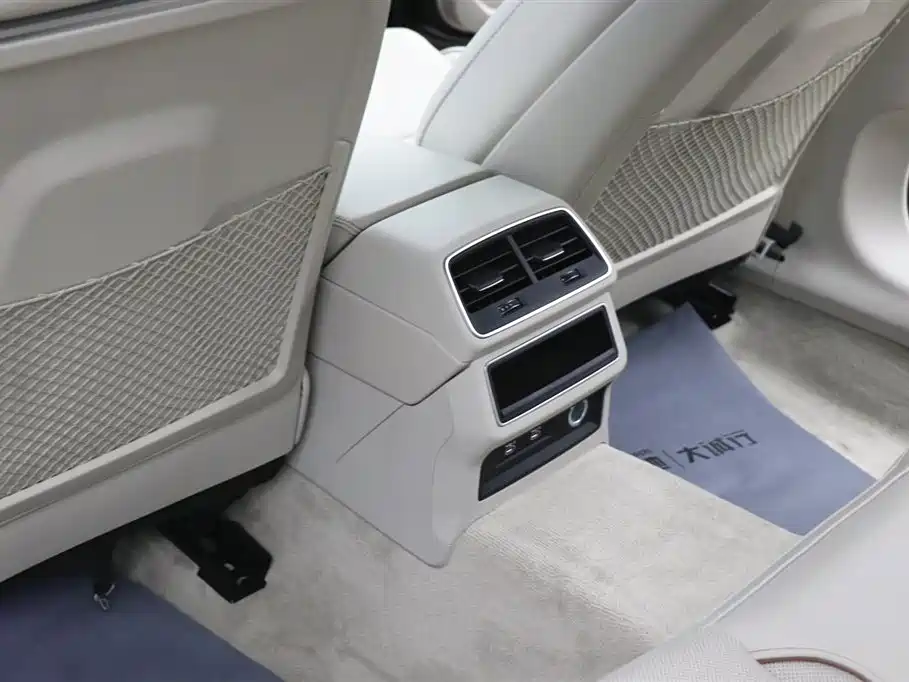 Audi A6L 2022 55 TFSI quattro Flagship Elegant Edition