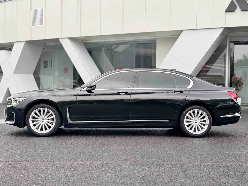 BMW 7 Series 2021 730Li Luxury Package