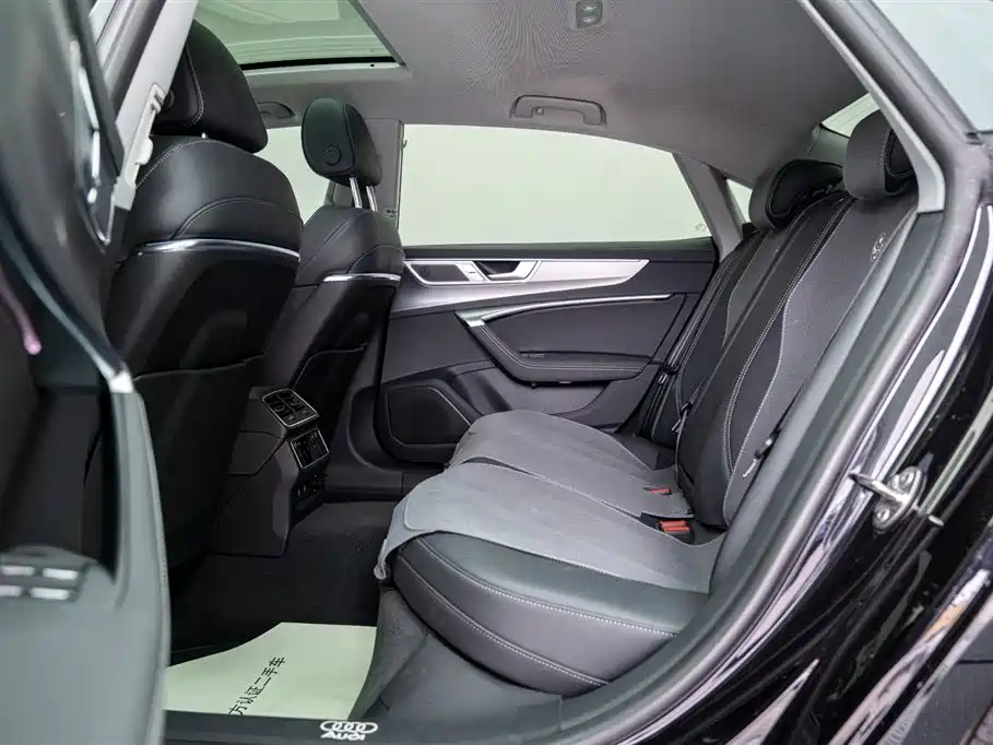Audi A7L 2024 45 TFSI Luxury