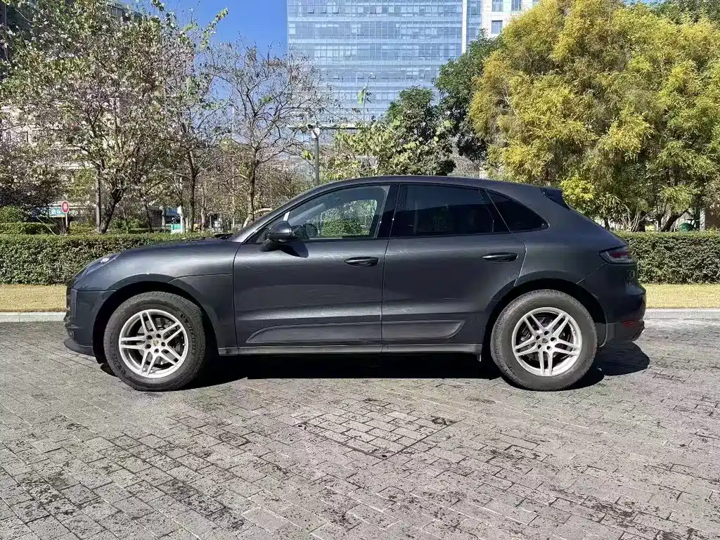 2018 Macan 2.0T
