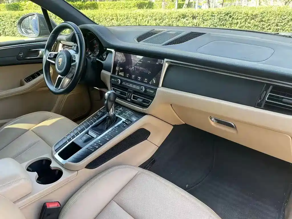 2018 Macan 2.0T