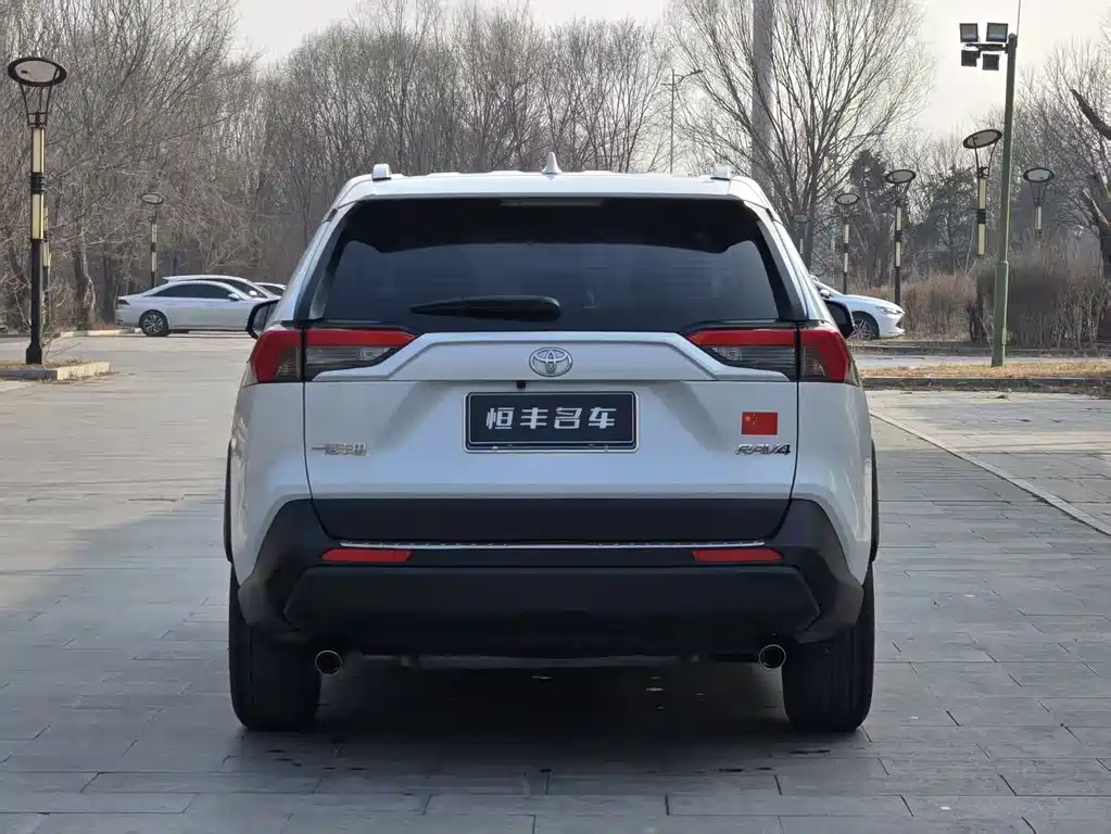 RAV4 2024 2.0L CVT FWD Urban Edition