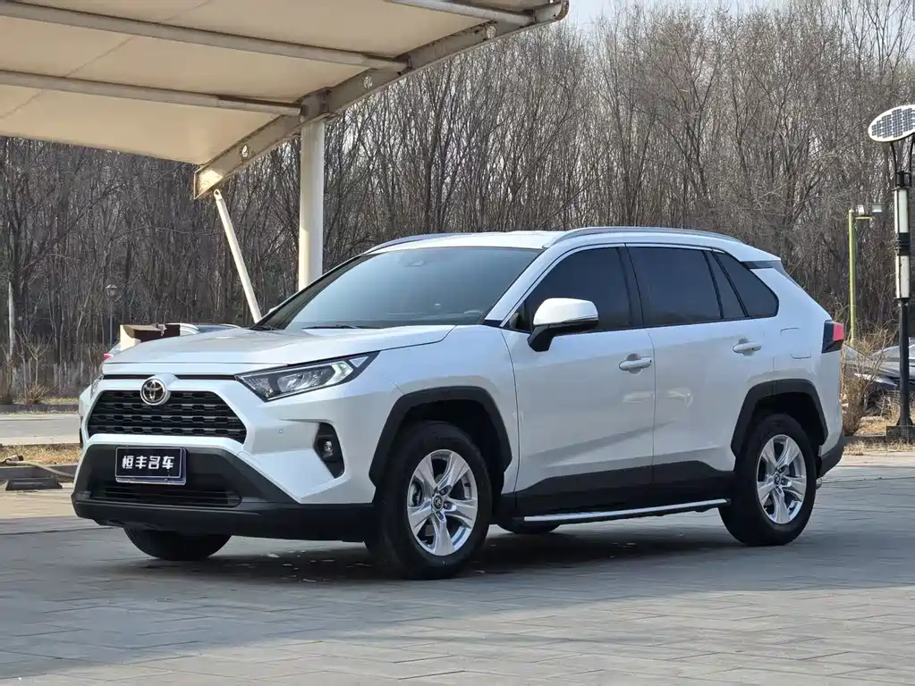 RAV4 2024 2.0L CVT FWD Urban Edition