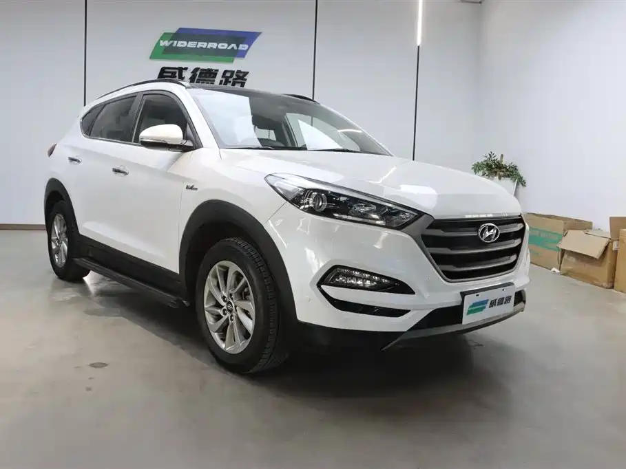 Tucson 2015 1.6T DCT 2WD Smart