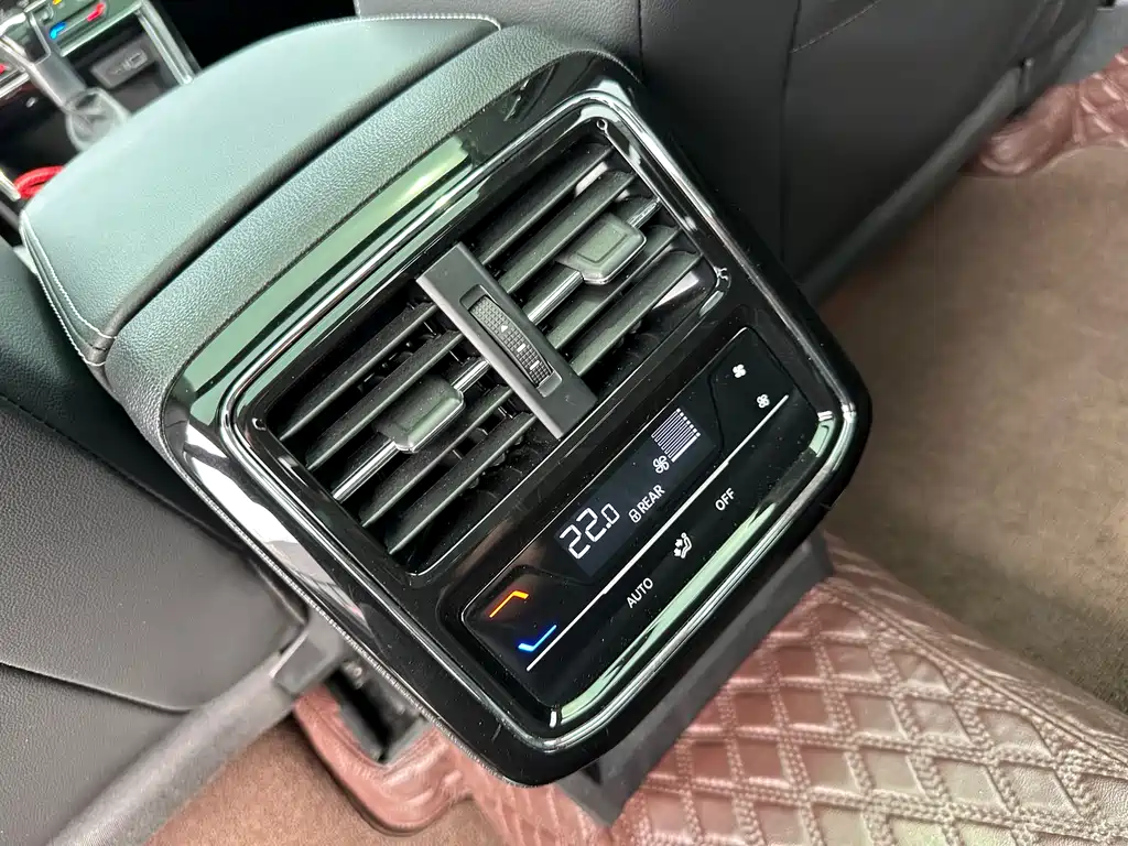 Volkswagen Passat 2023 330TSI Starlight Luxury Edition