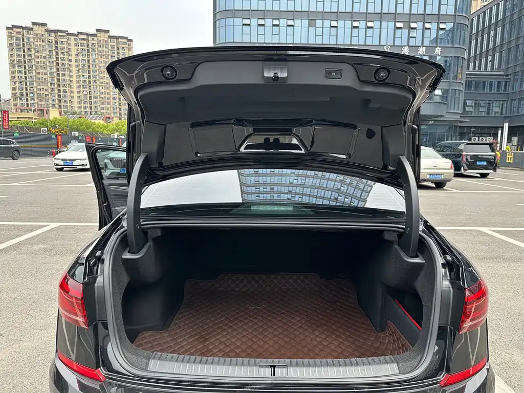 Volkswagen Passat 2023 330TSI Starlight Luxury Edition
