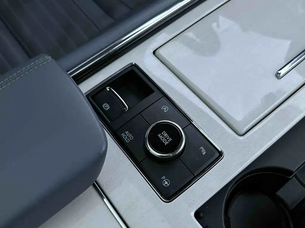 Navigator 2019 3.5T President Series China VI