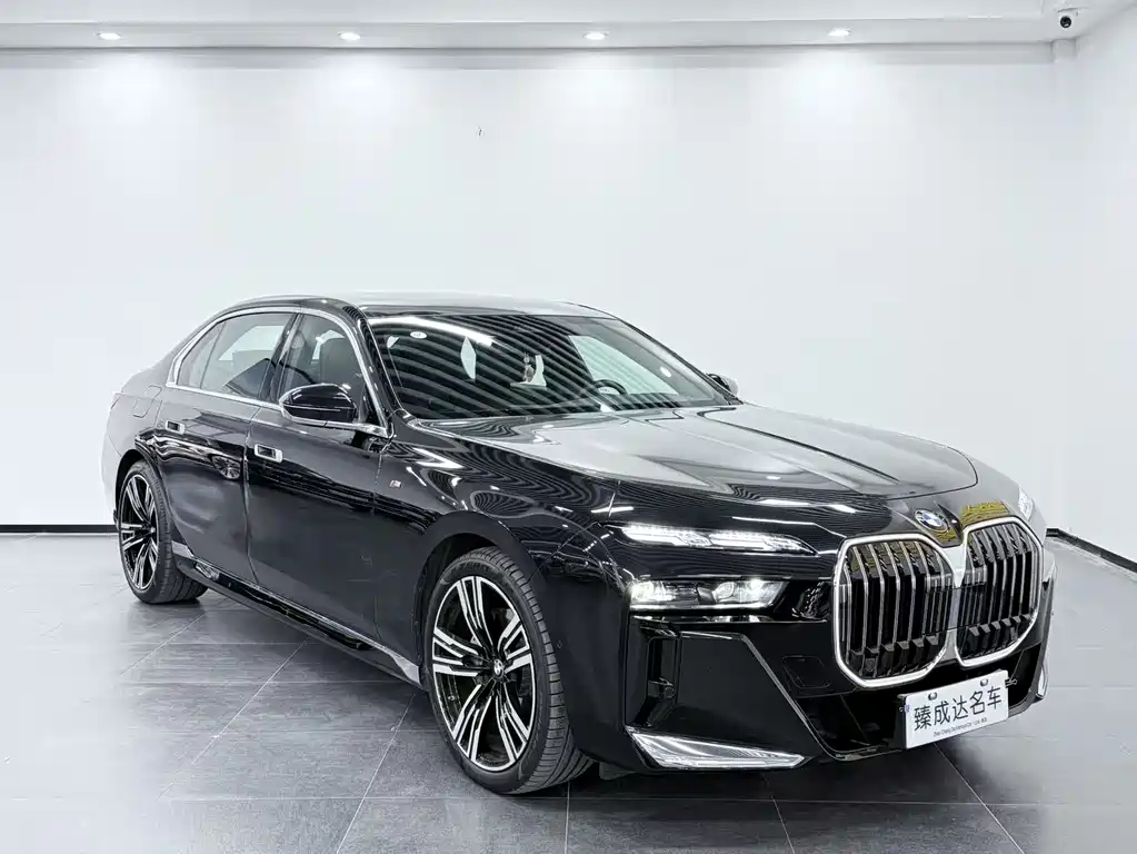 BMW 7 Series 2023 735Li M Sport Package