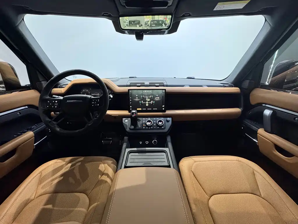 Land Rover Defender 110 5.0T V8 2024