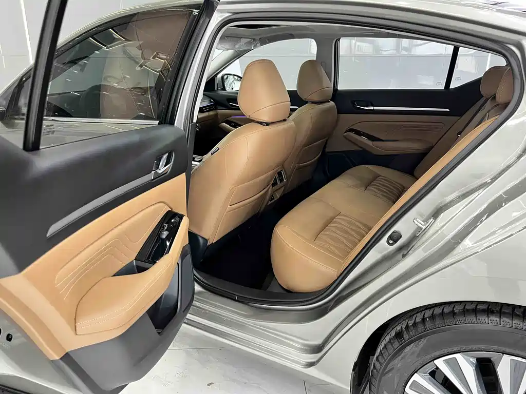 Nissan Altima 2022 2.0L XL-Upr Premium Edition