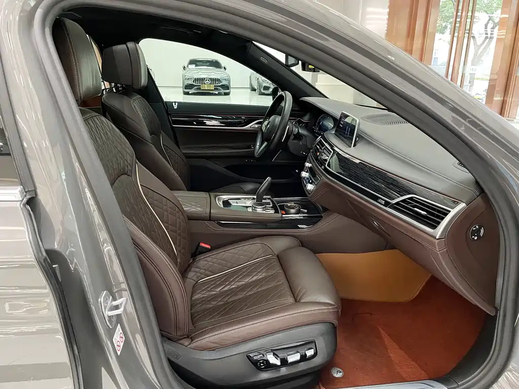 BMW 7 Series 2021 740Li Leading Edition M Sport Package