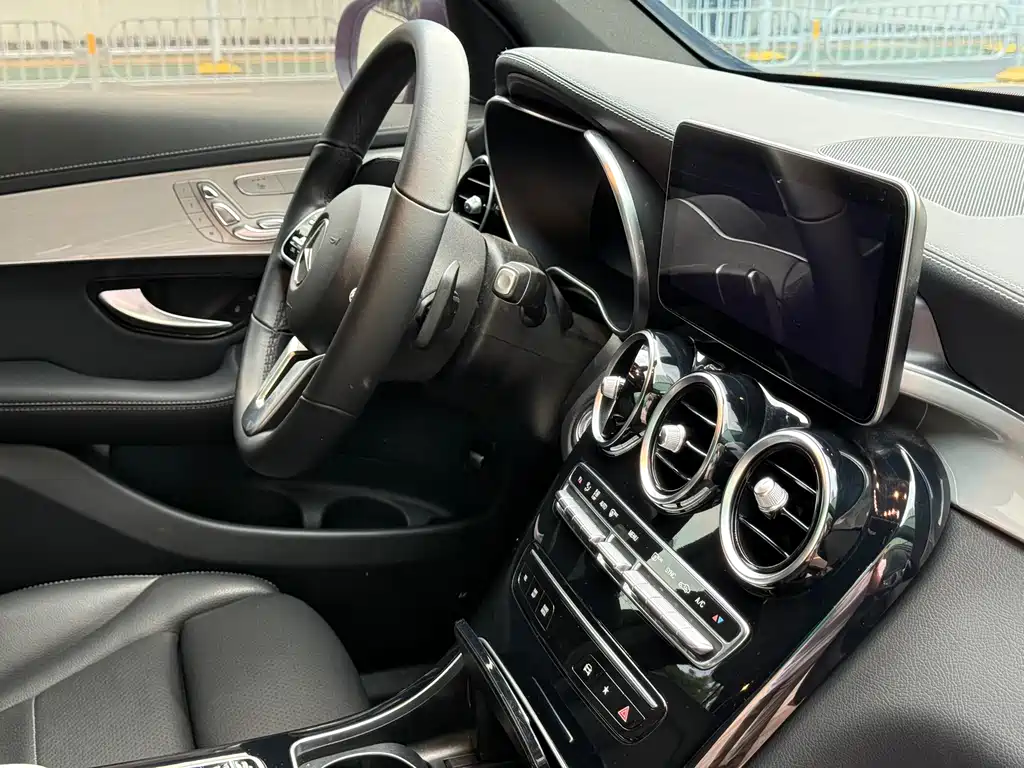 Mercedes-Benz GLC Coupe 2021 GLC 260 4MATIC Coupe SUV