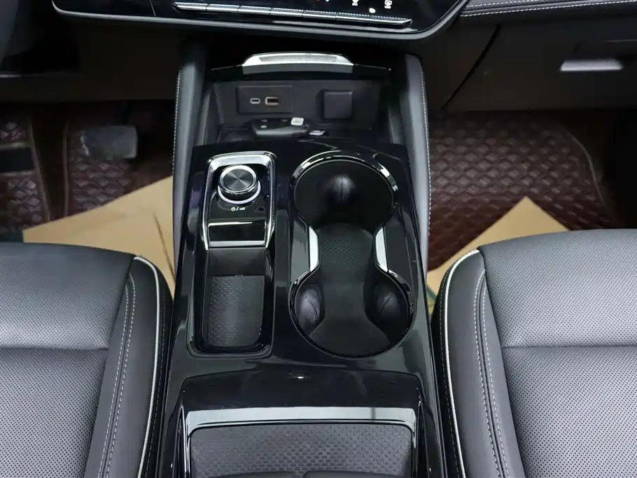 Buick Envision Plus 2025 28T FWD Platinum Edition