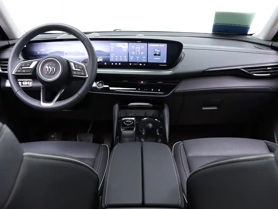 Buick Envision Plus 2025 28T FWD Platinum Edition