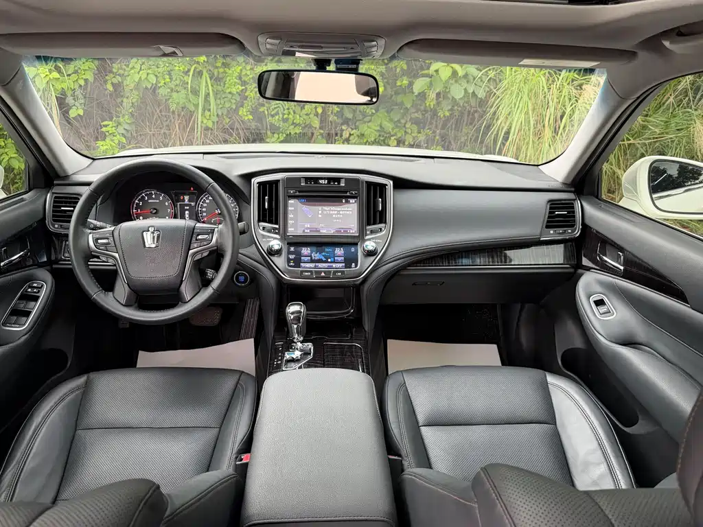 Toyota Crown 2015 2.0T Fashion Edition