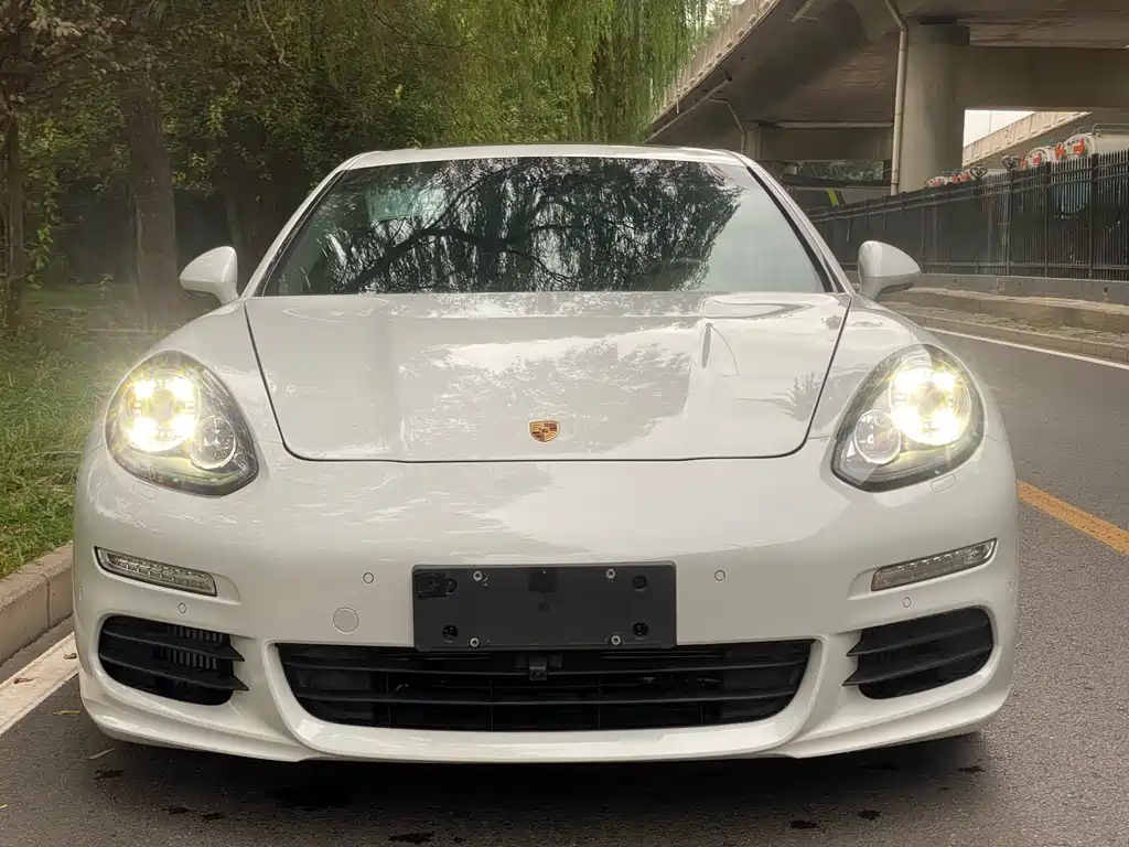 Porsche Panamera 2014 3.0T