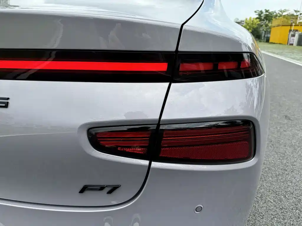 XPeng P7i 702 Max Wing Edition