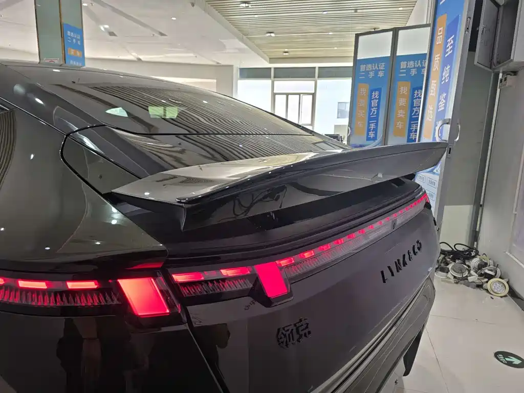 Lynk & Co 10 2025 240 AWD Ultra Sport Edition H7