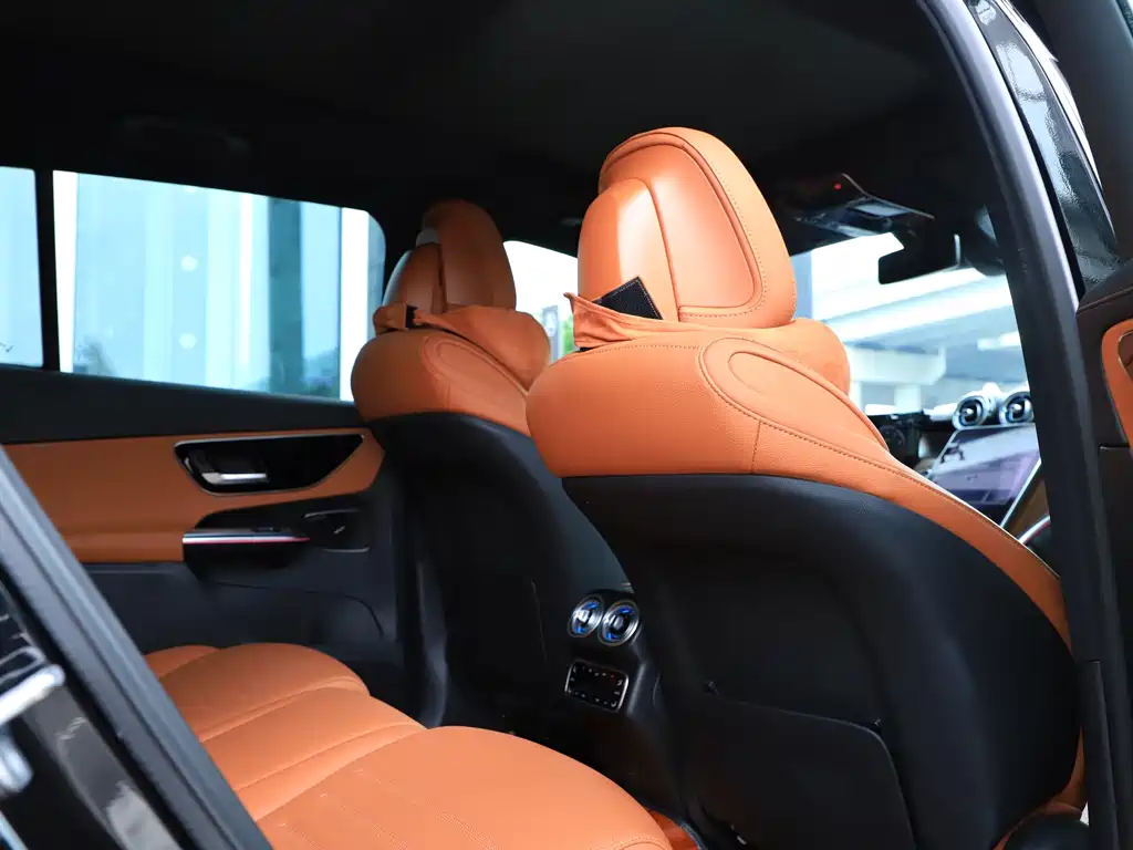 Mercedes-Benz GLC 300 L 4MATIC Dynamic 5-Seater 2024