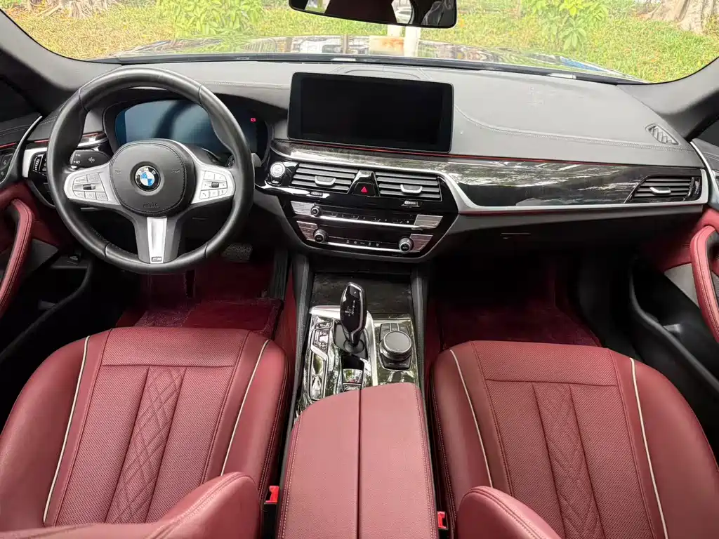 BMW 5 Series 2022 Facelift II 525Li M Sport Package