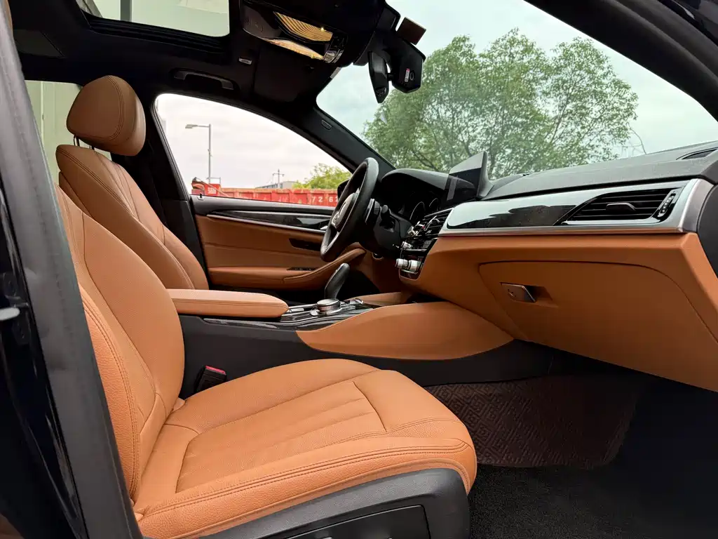 BMW 5 Series 2018 530Li Leading Edition M Sport Package