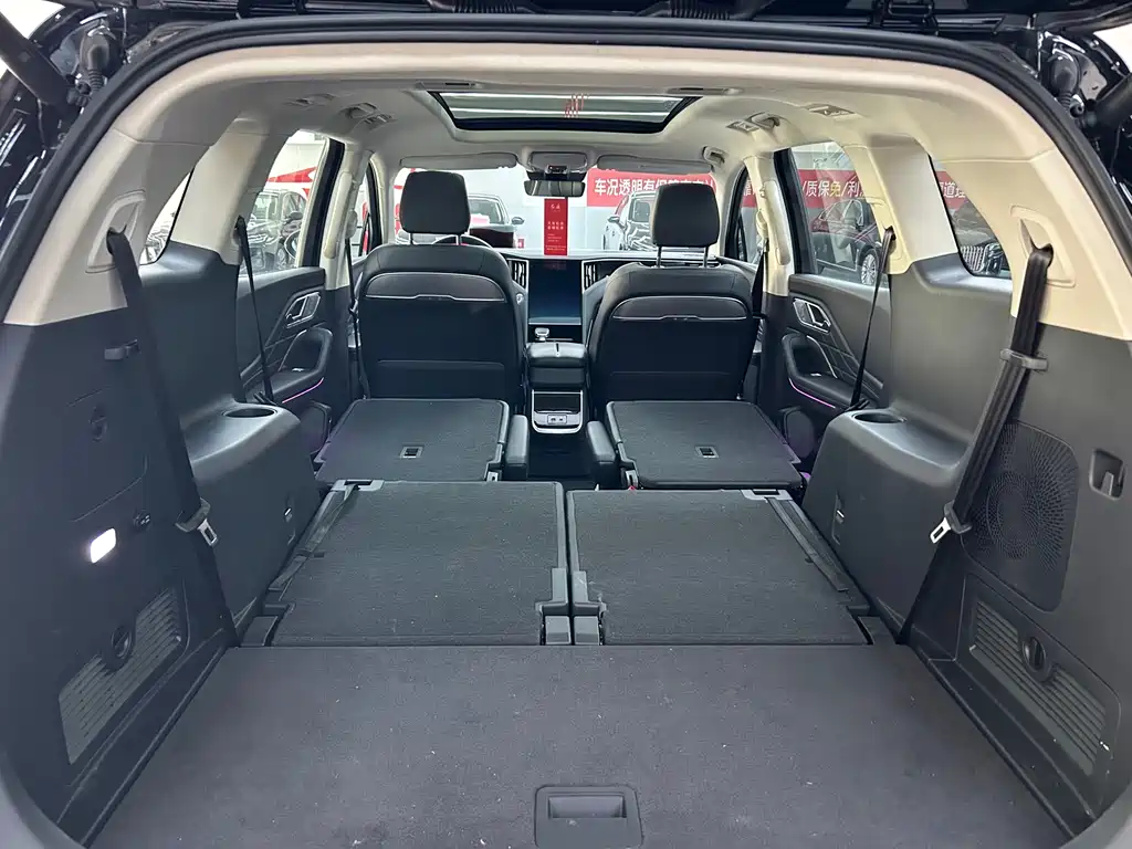 Hongqi HS7 PHEV 2024 2.0T AWD Qi Chang Edition 6-Seater