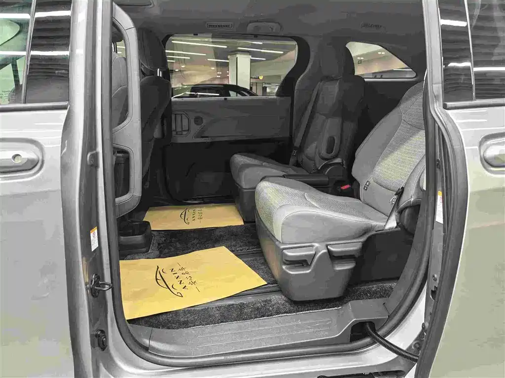 Toyota Sienna 2021 2.5L Hybrid Comfort Edition