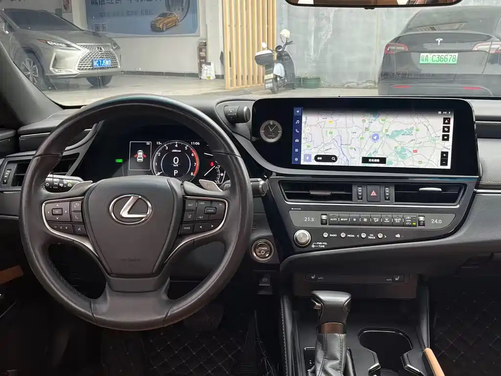 Lexus ES 2022 300h Excellence Edition