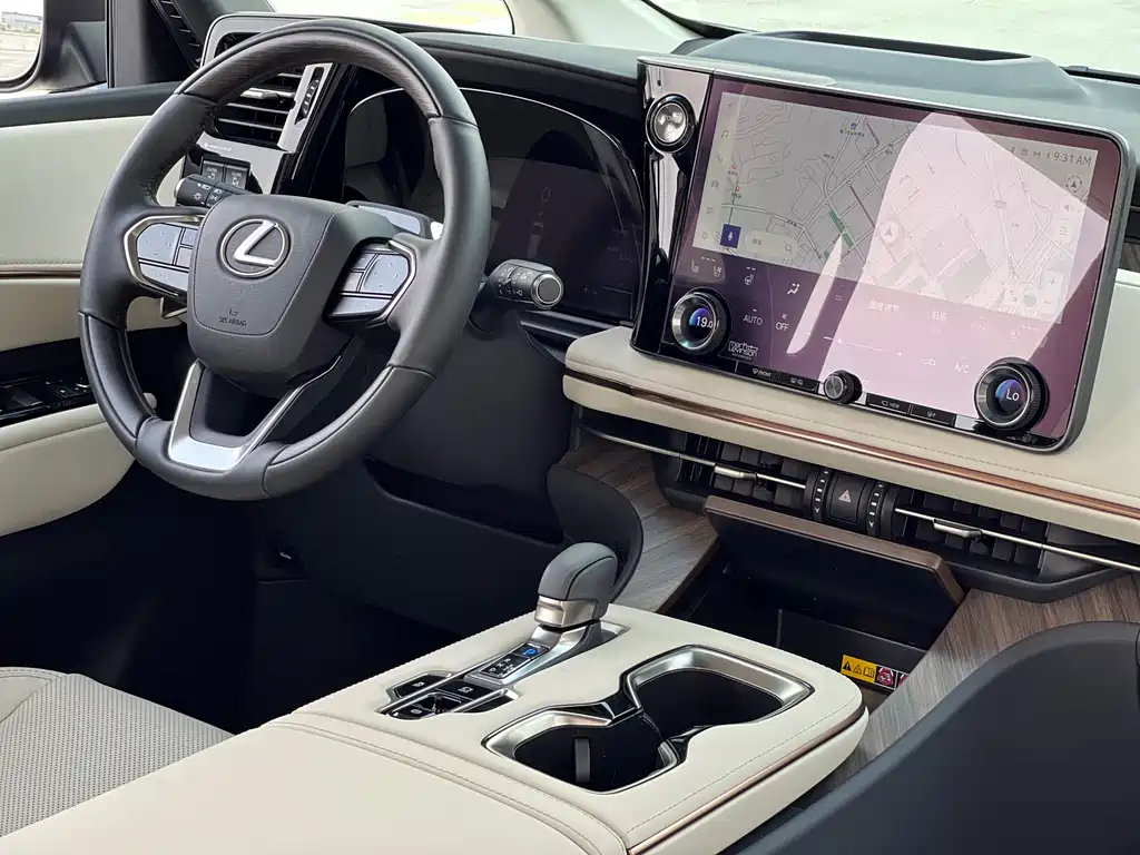 Lexus LM 500h 6-Seater Supreme Edition 2025
