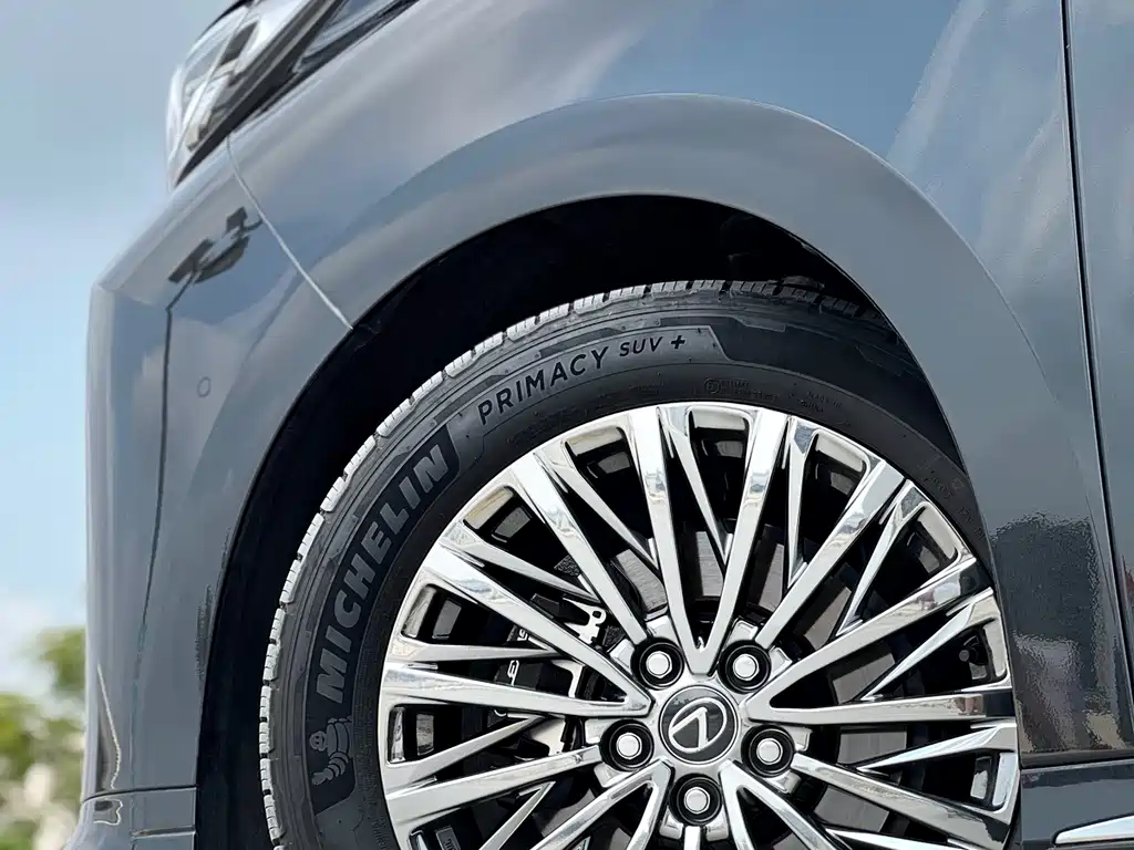 Lexus LM 500h 6-Seater Supreme Edition 2025