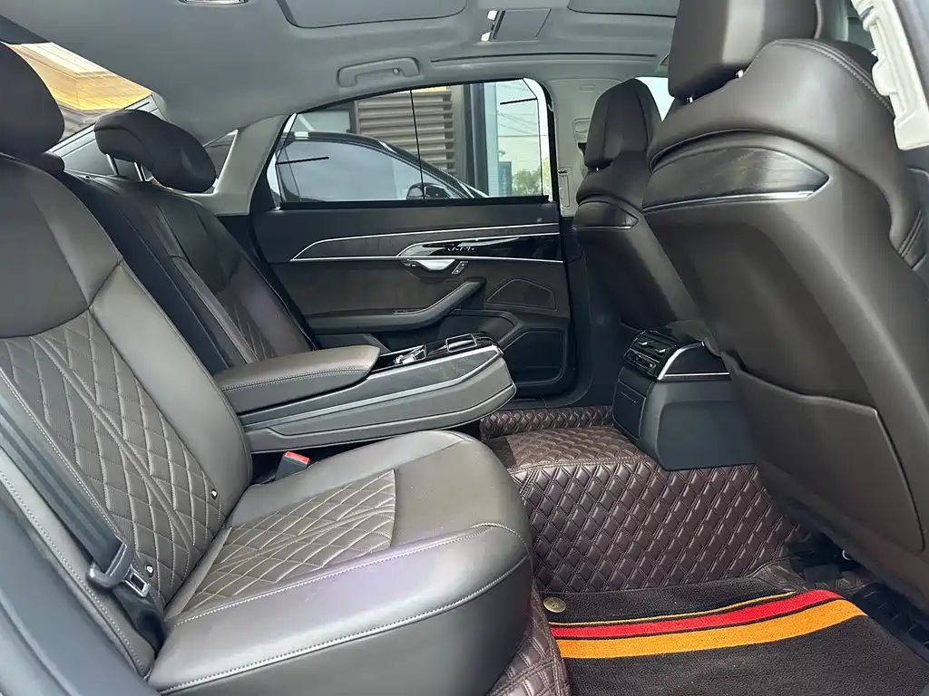 Audi A8L 50 TFSI quattro Comfort Edition 2021