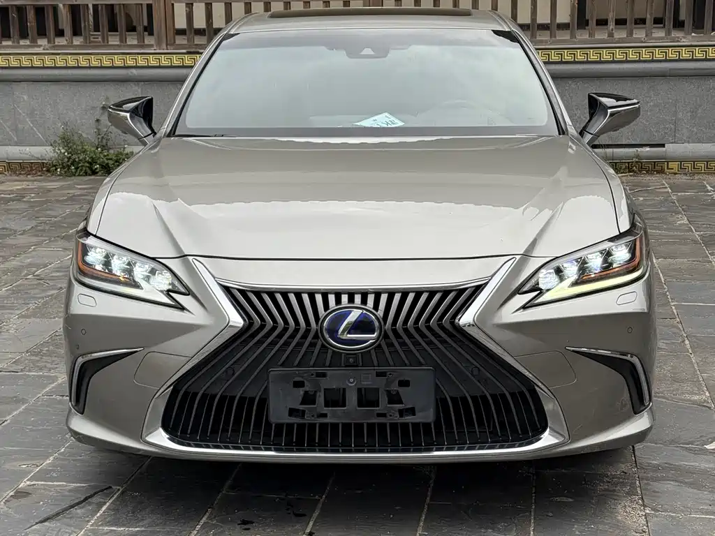 Lexus ES 2020 300h Executive Edition