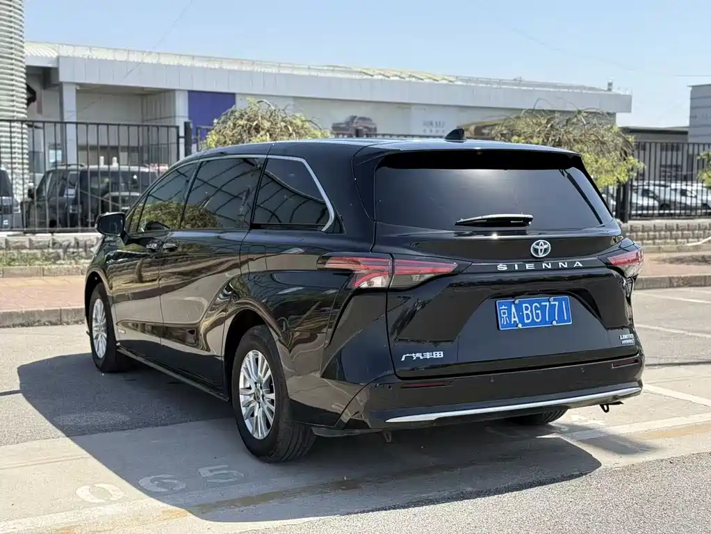 Toyota Sienna 2021 2.5L Hybrid Premium Edition
