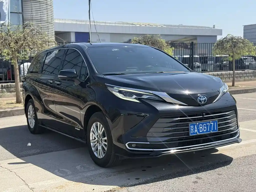 Toyota Sienna 2021 2.5L Hybrid Premium Edition