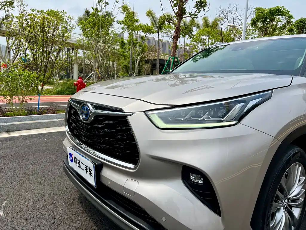 Toyota Highlander 2022 Hybrid 2.5L AWD Premium 7-Seater