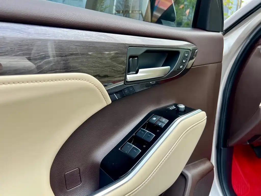 Toyota Highlander 2022 Hybrid 2.5L AWD Premium 7-Seater