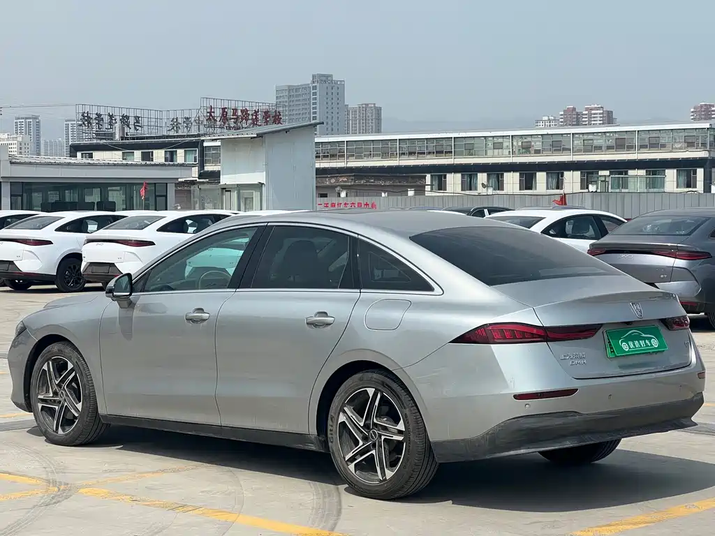 Roewe D7 2023 DMH 125km Excellence Edition